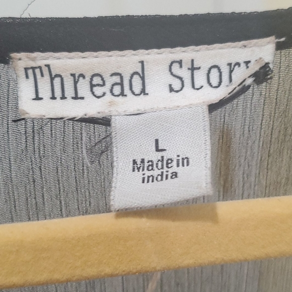 High low black bell bottom sleeves  floral sheer - Picture 5 of 7